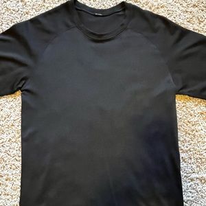 Lululemon Black Fitted Short Sleeve Shirt (Nice Material)